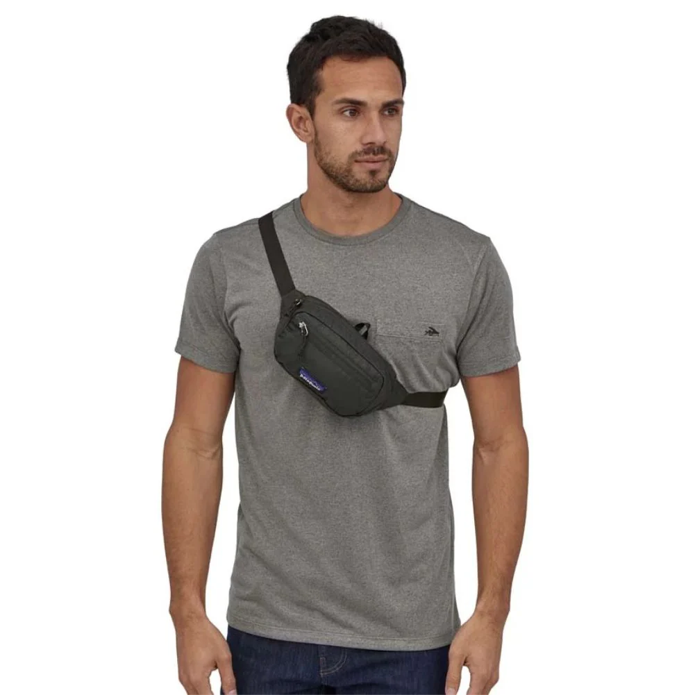 Patagonia Ultralight Black Hole Mini Hip Pack 1L (Black) - Image 17