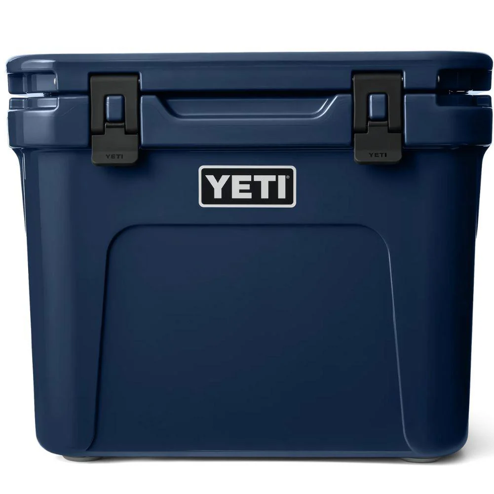 Yeti Roadie 32 Wheeled Cool Box (Navy)